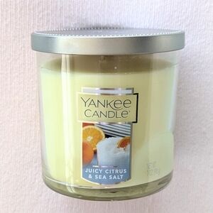 Yankee Candle Citrus & Sea Salt with Silver Lid